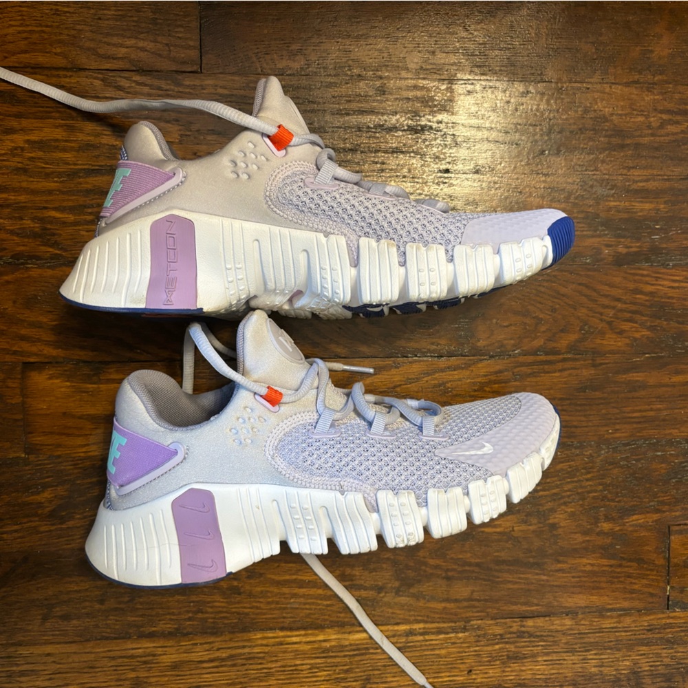 Nike Womens Free Metcon 4 Purple Running Shoes Sneakers Size 7.5